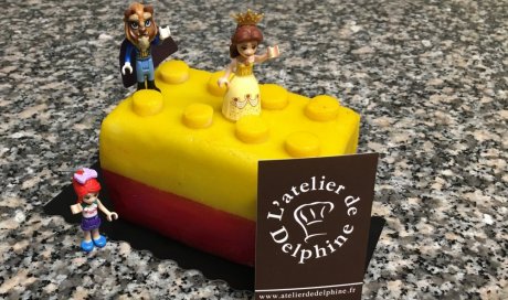 Création d'un gâteau en lego sur le thème de la Belle et la Bête à Vichy